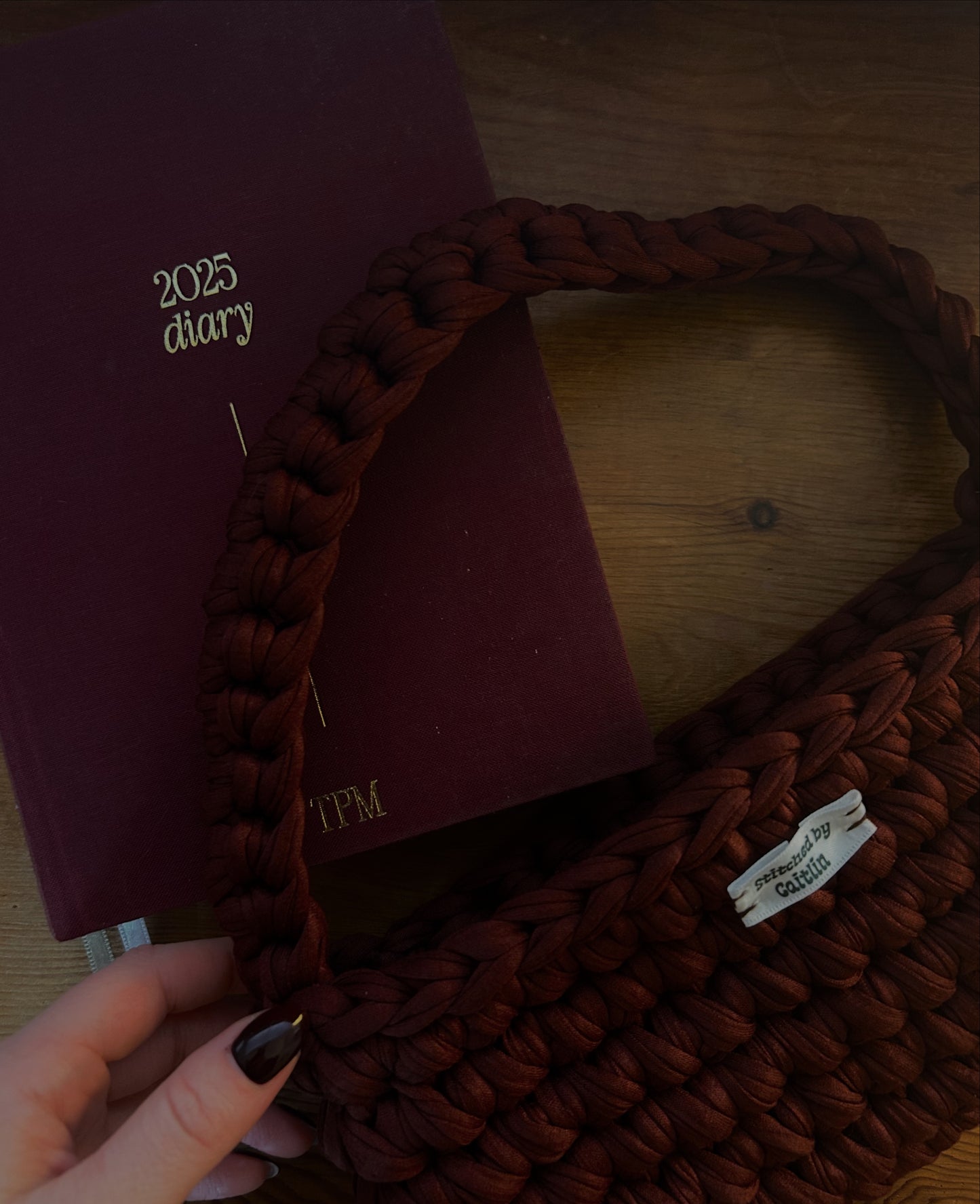 Mia - Deep Red-Brown Mia